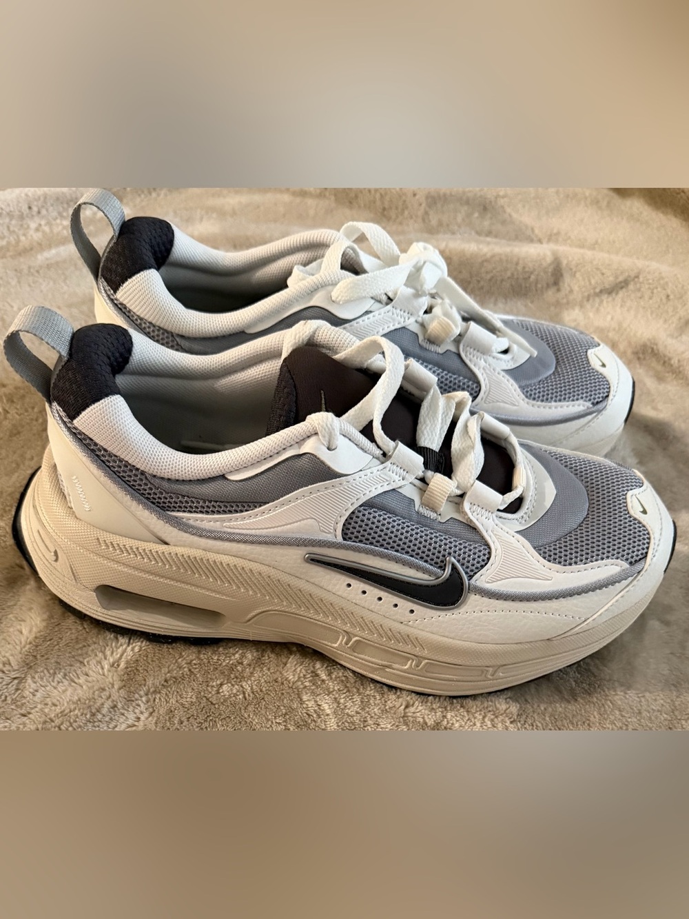 Nike Air Max 90 Women's White & Gray Sneakers US 5.5 - Picture 1 of 5